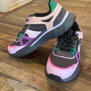 Zara athletic shoes Size 37/Size 7